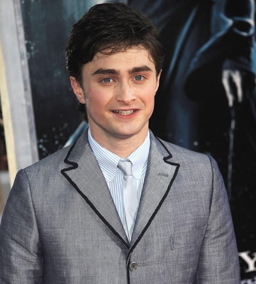 Wer hat Daniel Radcliffe nur bei diesem Anzug beraten?
