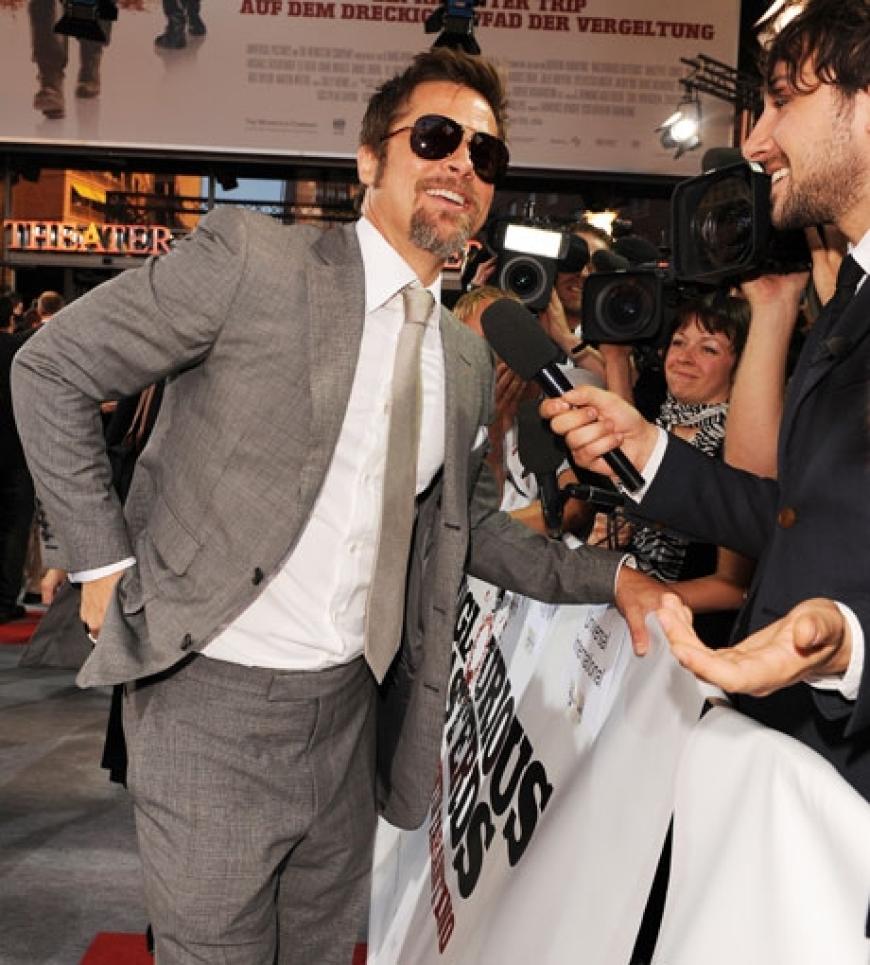 Brad Pitt in Berlin. Der Star wurde von Hunderten am roten Teppich bejubelt