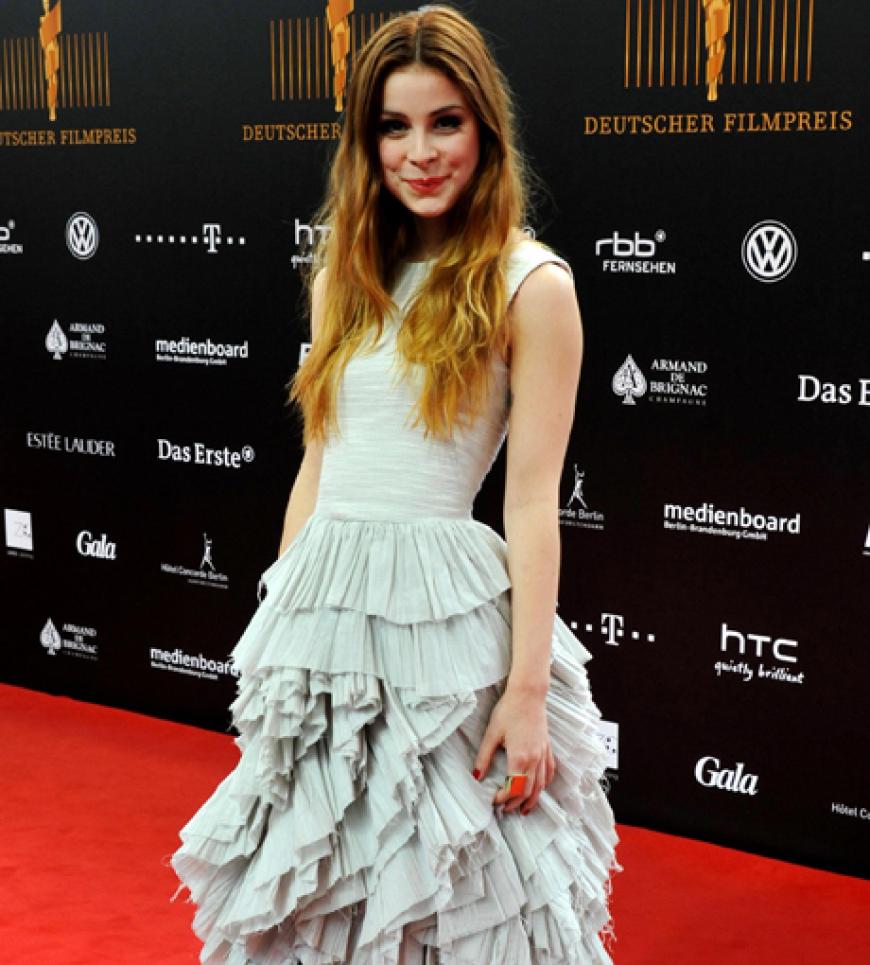 Lena Meyer-Landrut im pompöser Robe