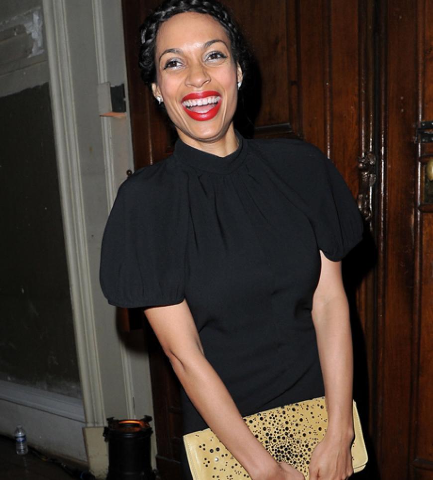 Strahlte in die Kameras: US-Star Rosario Dawson