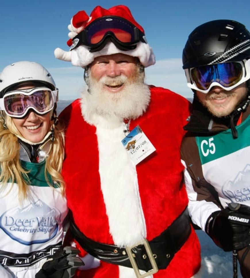 Sportlich: Santa Claus macht die Ski-Pisten mit den