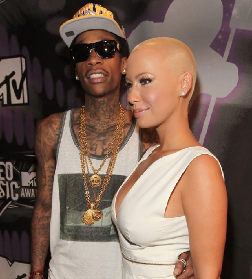 Bitte nicht anfassen! Wiz Khalifa kam in Begleitung von Model Amber Rose (Ex-Freundin von Kanye West). Die glich allerdings eher einer Wachsfigur