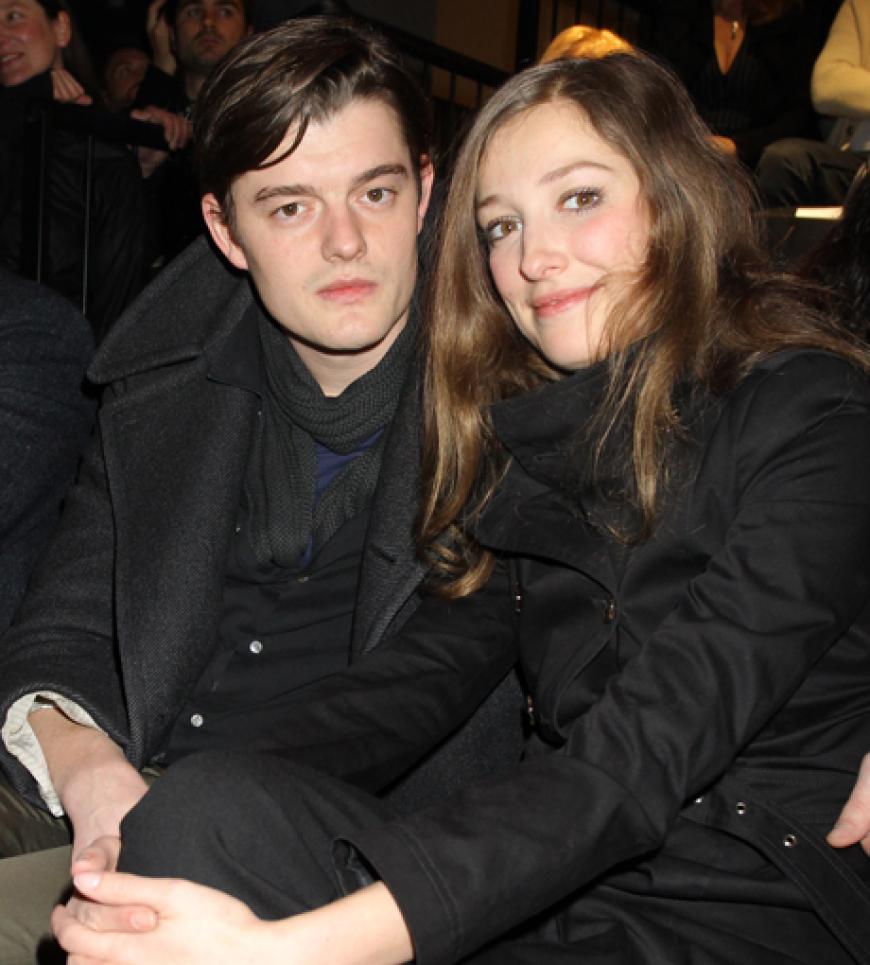 Verliebt in der Front-Row: Alexandra Maria Lara mit Sam Riley
