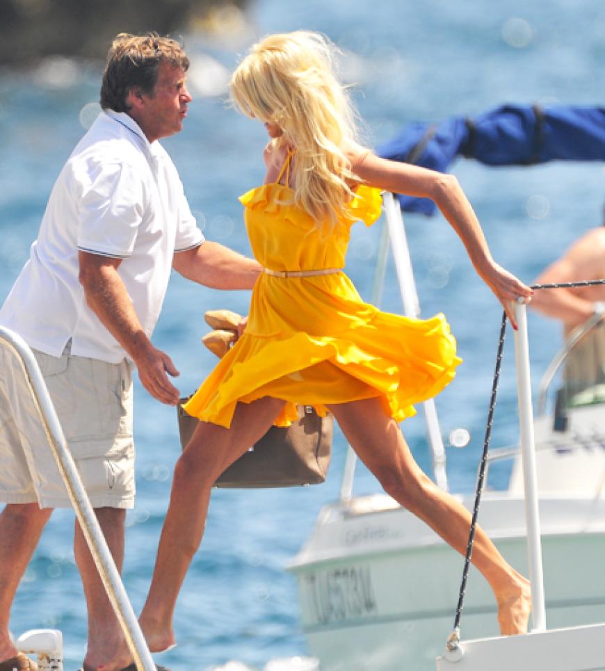 Hoppsala! Victoria Silvstedt springt von Yacht zu Yacht