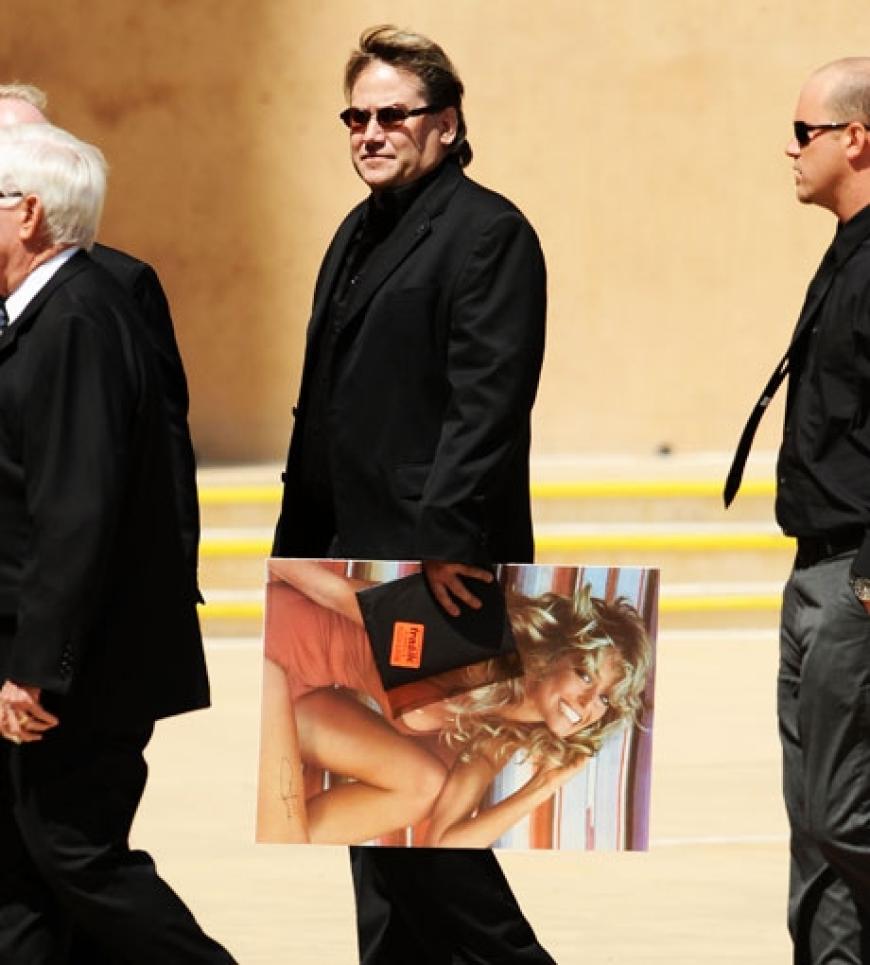Gäste brachten sogar Bilder von Farrah Fawcett mit