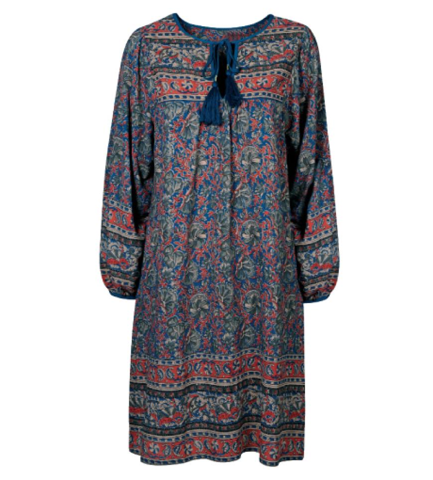 Boho: Auch im Winter sehr angesagt: Gemusterte Tuniken mit Ethno-Flair sehen auch in der kalten Jahreszeit klasse aus. Monsoon, ca. 100 Euro