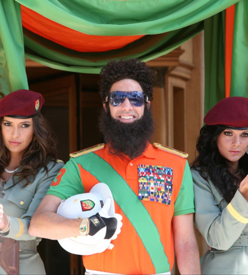 Ist sich für nichts zu schade: Der Schauspieler Sacha Baron Cohen in seiner neuen Paraderolle. In Cannes stellt er mit ordentlich Trara seinen Film