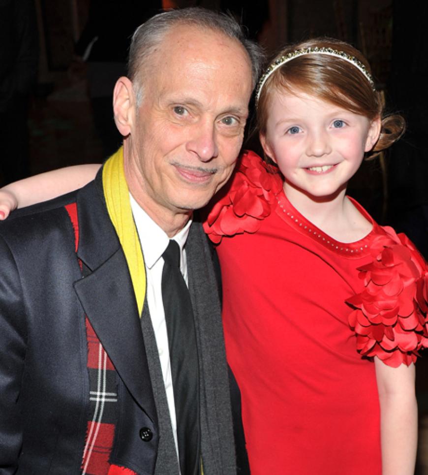 John Waters und die kleine Quinn McColgan während der Aftershow-Party
