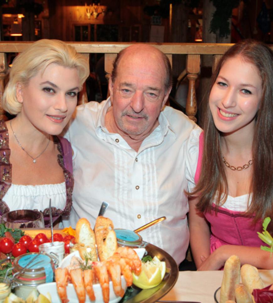 Ralph Siegel mit seiner Frau Kriemhild (l.) und Tochter Alana (r.)