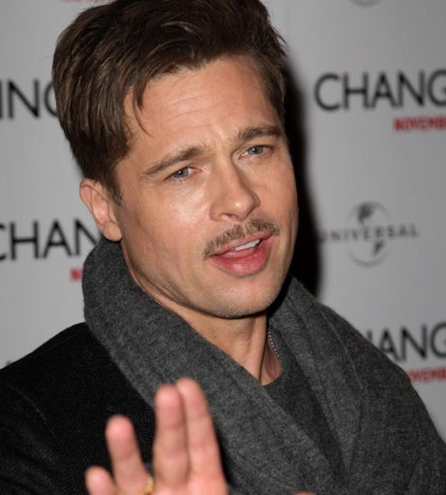 Brad Pitt probiert häufiger neuen Looks aus. Aber der Schnäuzer ist ein absolutes No-go!