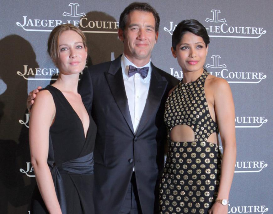 Hahn im Korb: Clive Owen zwischen Cristiana Capotondi und Freida Pinto