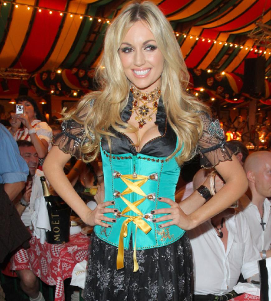 Eine Augenweide, Miss Rosanna Davison! Die Tochter von Musiker Chris de Burgh bezauberte die anwesenden Gäste