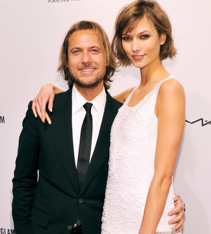 Lance LePere (Lebensgefährte von Designer Michael Kors) posierte mit Model Karlie Kloss