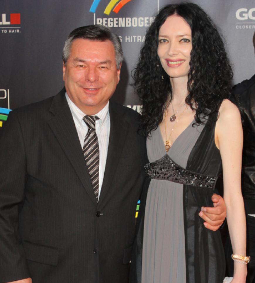 Auch Sportmoderator Waldemar Hartmann und Frau Petra kamen nach Karlsruhe