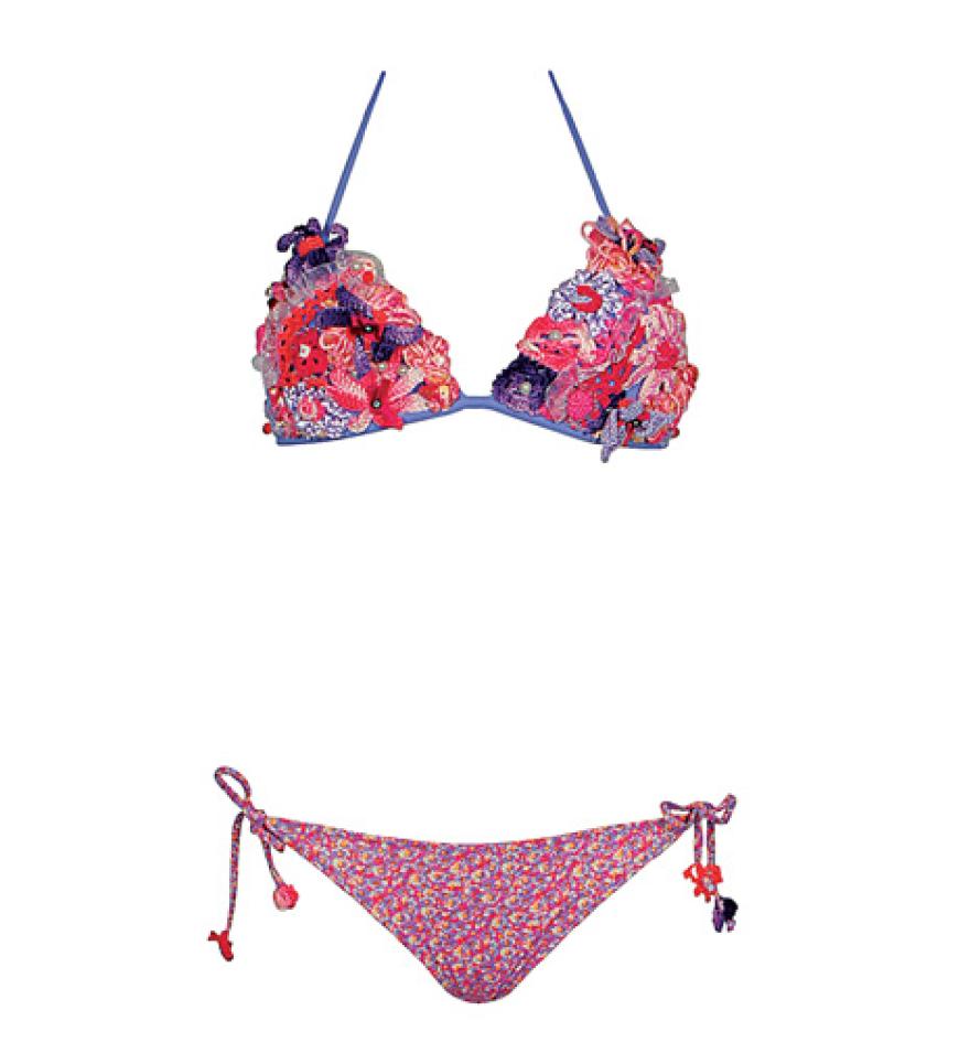 5. August 2012: Das ist Kunst an der Frau: detailverliebter Bikini mit aufwendigen Stickereien und Applikationen von Emamo über ansarystyle.com, ca. 340 Euro