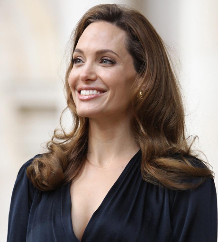 Angelina Jolie schwört auf die Luxuscreme