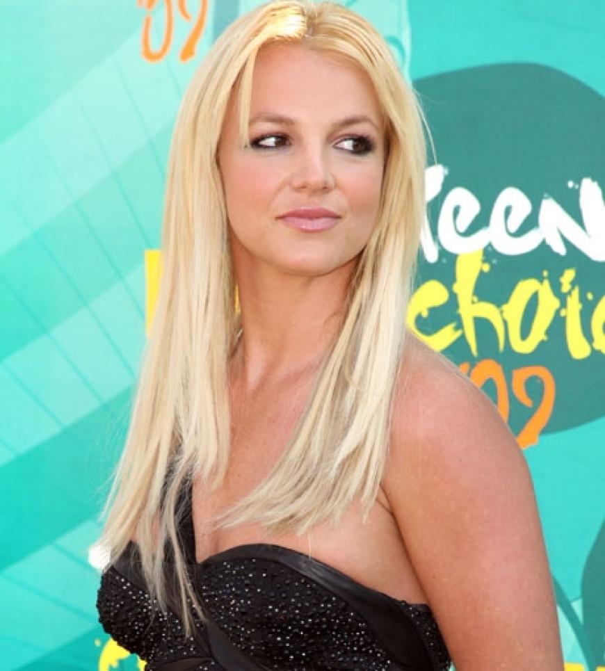 Die Sängerin zeigt stolze ihre neue Figur. Nach einigen Gewichtsprobleme ist Britney wieder super schlank