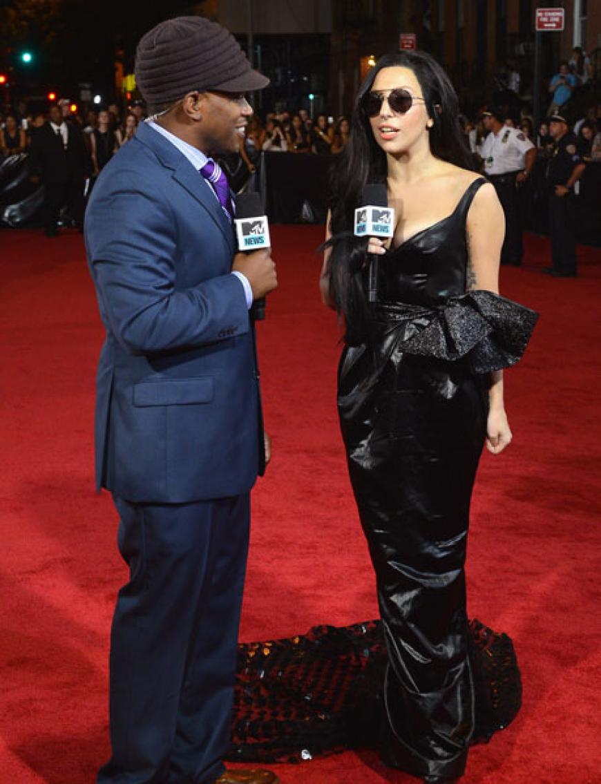 Lady Gaga feiert derzeit ihr Comeback - und schockte nahezu mit einem fast unspektakulären Auftritt auf dem Red Carpet