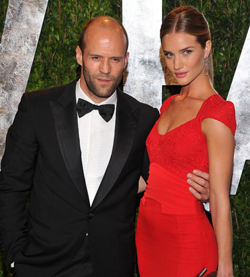Das Model ist privat mit Action-Star Jason Statham zusammen. Hochzeit nicht ausgeschlossen