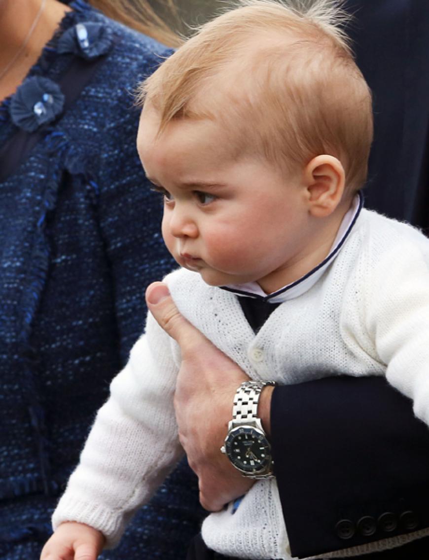 Hier hingegen nicht ganz so. George auf Mamas Arm...