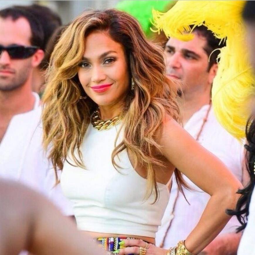Sexy Summer Feeling! Jennifer Lopez dreht in Florida das Video zum diesjährigen WM-Song