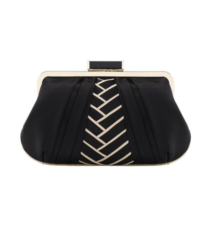 Schwarze Satin-Clutch mit goldenem Fischgrät-Muster von Monsoon, ca. 45 Euro