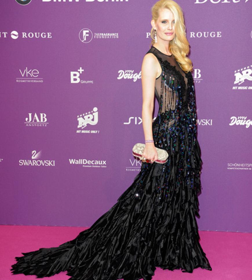 Glamourös dagegen: Mirja du Mont