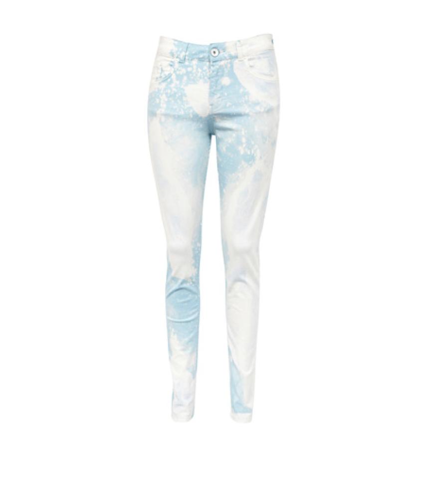 Hose mit Batik-Print über asos.de, ca. 54 Euro