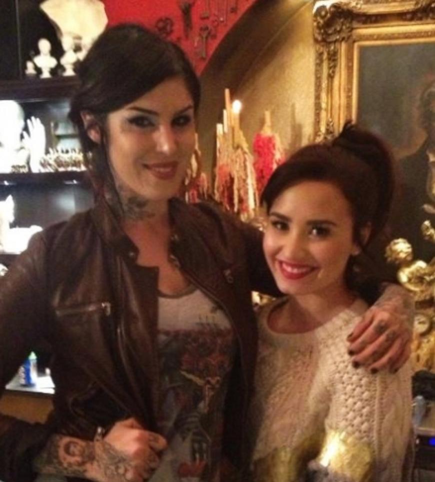 Die Vögel wurden von keiner Geringeren als Tattoo-Star Kat Von D gestochen