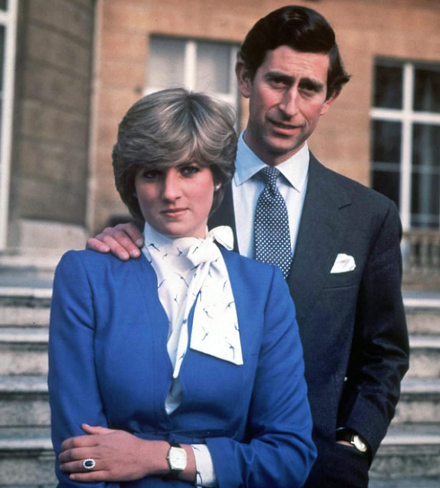 Es ist der gleiche Ring, den sein Vater Prinz Charles seiner Mutter Diana 1981 an den Finger steckte