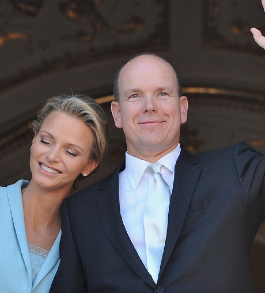 Hach, Charlene Wittstock schmiegt sich schwer veriiebt an Alberts Schulter
