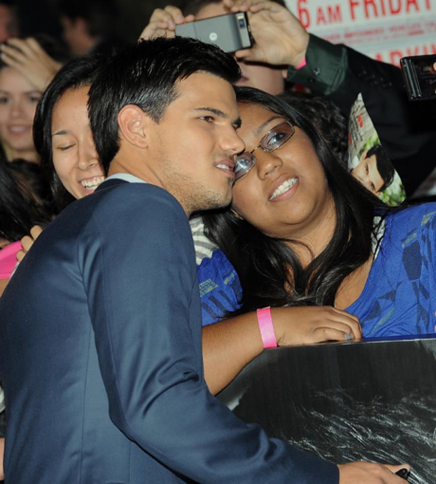 Autogramme, Autogramme, Autogramme: Taylor Lautner wurde von Fans umringt