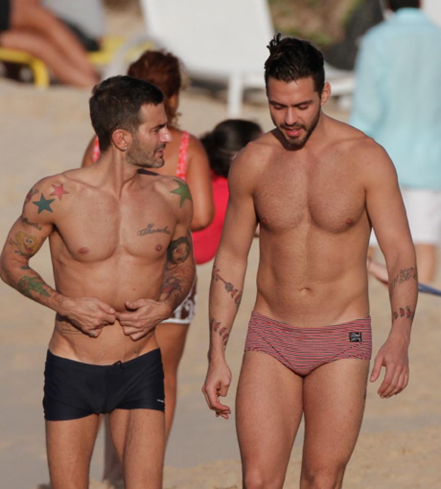 Na, ist noch alles in Form? Marc Jacobs testet seine Bauchmuskeln
