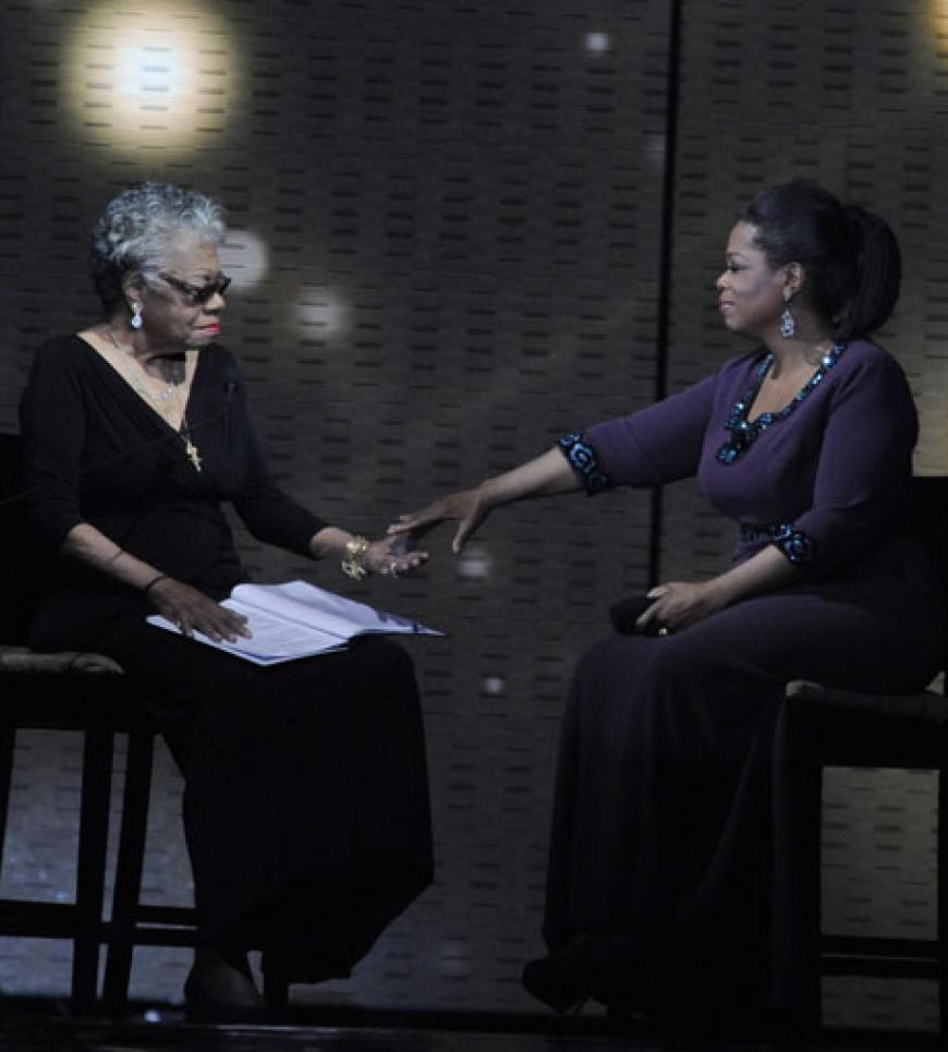 Kam, sah und las vor: Die Dichterin Maya Angalou kam, um Oprah eines ihrer neuesten Werke vorzutragen. Oprah war zu Tränen gerührt