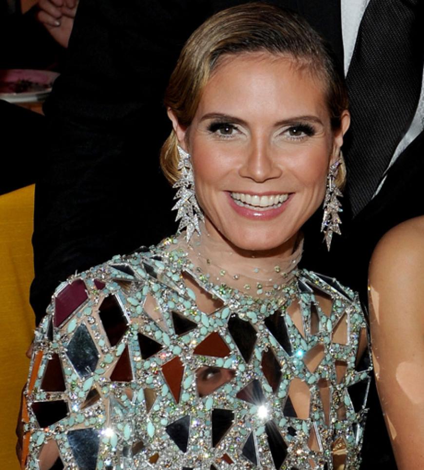 Heidi Klum zieht ihren Slip aus - Bild 1