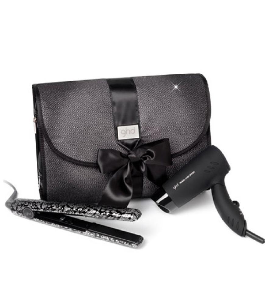 Alles, was Frau benötigt, um diese Saison die perfekten Party Looks zu kreieren. ghd Limited Edition Weihnachtsgeschenkset, ca. 210 Euro
