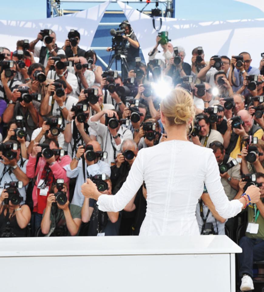 Uma Thurman posiert für die Fotografen-Menge