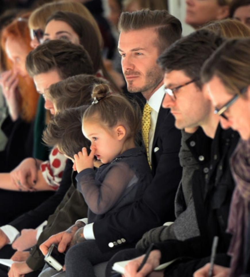 Auch ein Statement: Harper Seven Beckham kann dem Modezirkus natürlich noch nicht viel abgewinnen