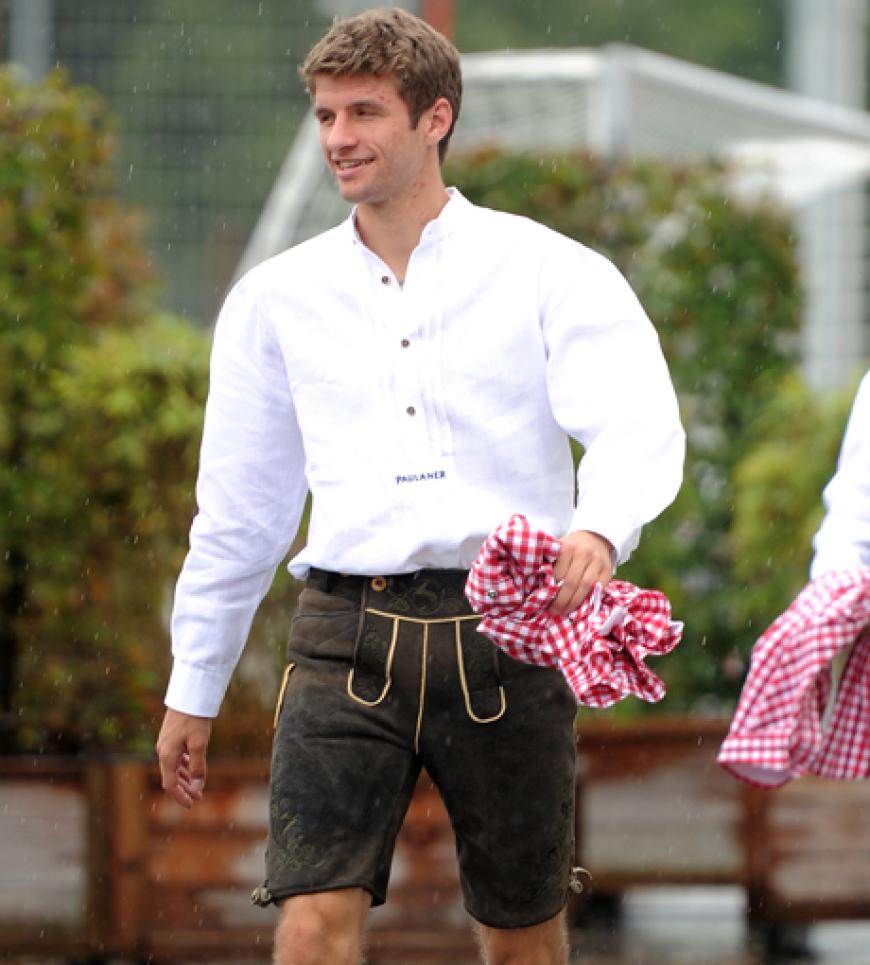 Steht ihm mindestens genauso gut, wie das Fußball-Trikot: Thomas Müller