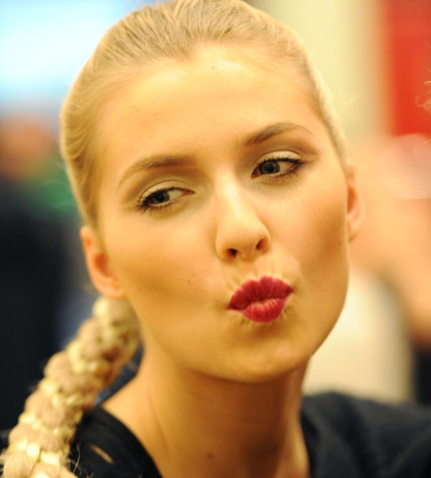 Küsschen von Germany's Next Topmodel #1, Lena Gercke