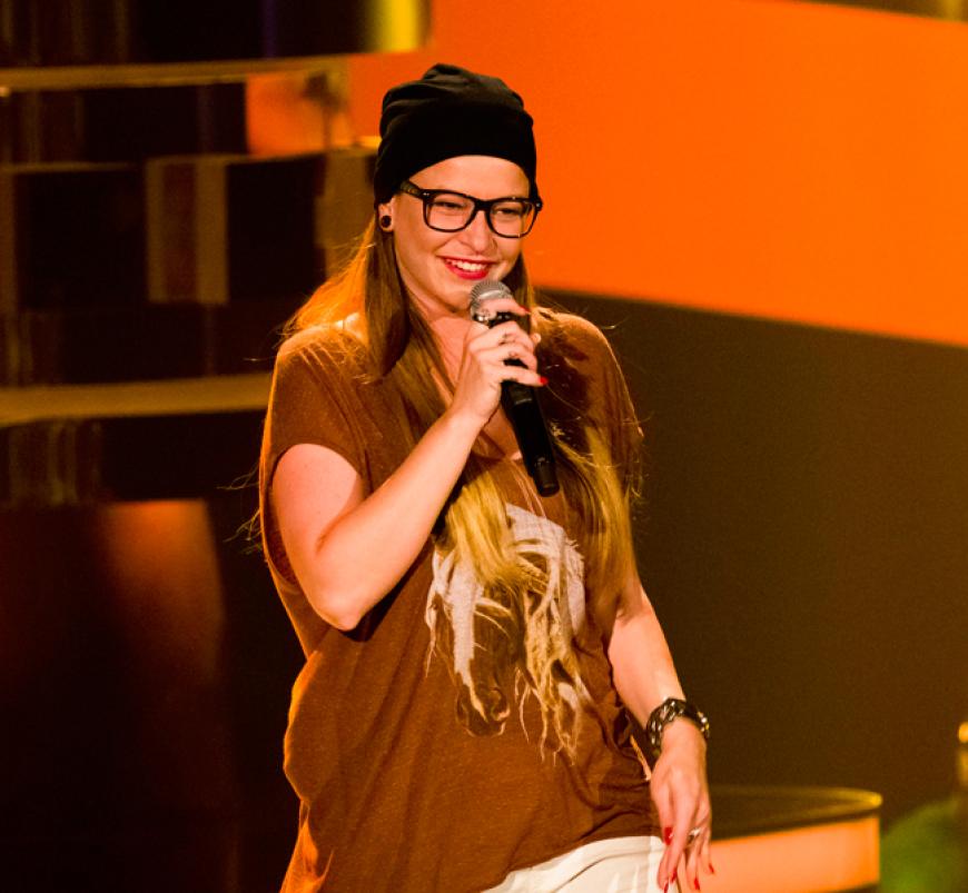 Yvonne Rüller (29, aus Köln) singt âUnderâ von Alex Hepburn...