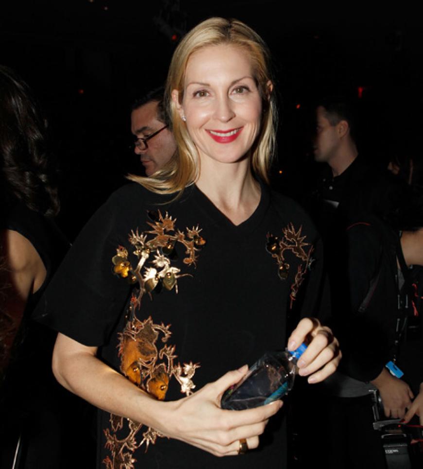 Lässige Eleganz – Aktrice Kelly Rutherford (