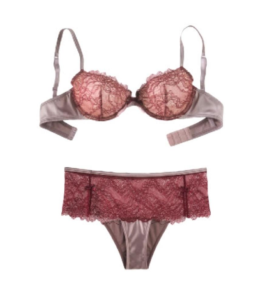 Rosétöne von Palmers:
BH ca. 40 Euro, Hüft-Panty ca. 30 Euro