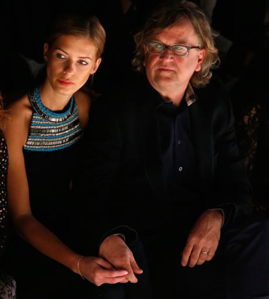 Martin Krug konnte sogar bei der Fashion Show nicht die Finger von seiner Julia Trainer lassen