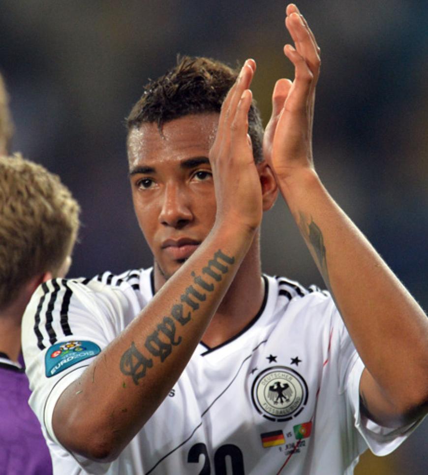 Auflösung: Es ist Jerome Boateng, der offensichtlich ein Faible für