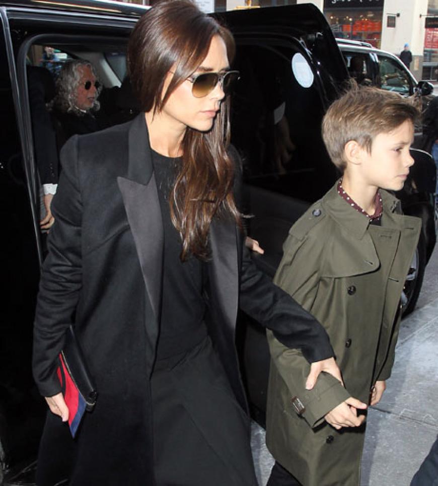 Victoria Beckham kam zusammen mit ihren Jungs zur Fashion Week