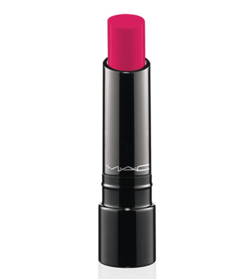Lecker! Sheen Supreme Lipstick in knalligem Beerenton. Von MAC, ab 19,50 Euro (ab 9. Juli erhältlich)