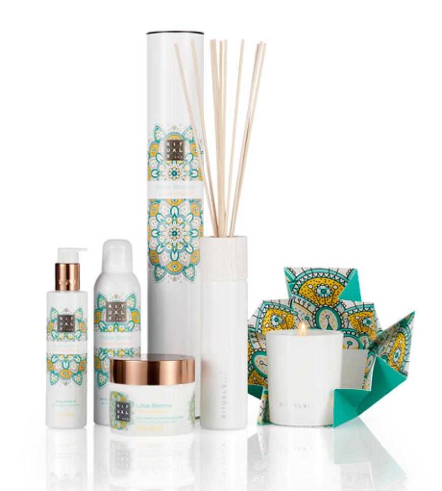 Ommmmmm! Lebensfreude, Energie und gute Laune: die Flowers of India Limited Edition von Rituals läutet den Frühling zu Hause ein. Wir bekommen vom Duft nach Weißem Lotus und Bergamotte gar nicht genug! Ab April limitiert erhältlich in allen Rituals Stores, ausgewählten Shop-in-Shops und unter rituals.com