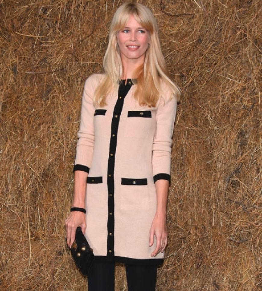 Claudia Schiffer im typischen Chanel-Look