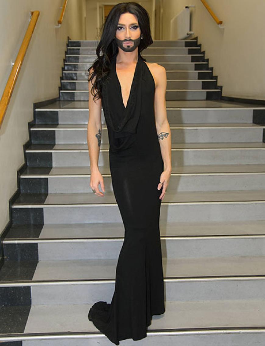 Man(n) kann einfach nicht wegsehen: Conchita Wurst ist mit ihrer besonderen Erscheinung ein echter Hingucker